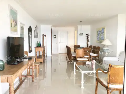 Departamento 4 ambientes con 3 baños