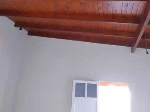 Casa 2 ambientes con 1 baño