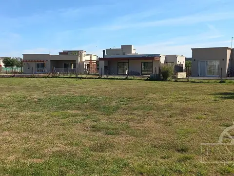 Terreno en Venta en Pilar del Este - Santa Emilia, USD 39.000