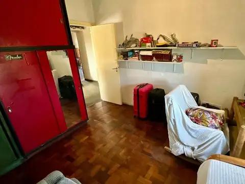 VENTA CASA 5 AMBIENTES CON 3 COCH EN V.BALLESTER