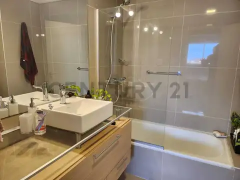 Departamento 5 ambientes con 2 baños