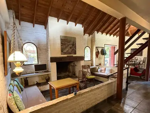 Casa 3 ambientes con 2 baños