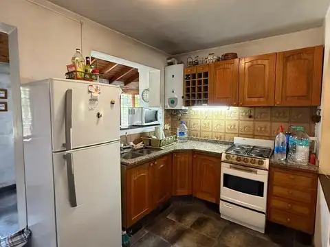 CASA EN VENTA, CON EXCELENTE UBICACION Y LOTE, EL MORO, MARCOS PAZ