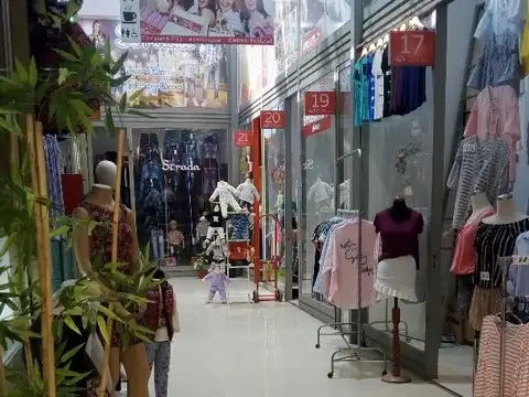 Local en Alquiler en Flores, $ 1