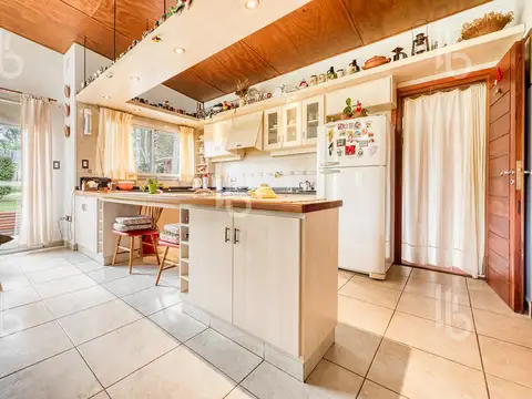 Casa 3 ambientes con 2 baños