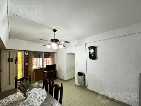 Departamento tipo PH. 3 ambientes-Patio-Lavadero.