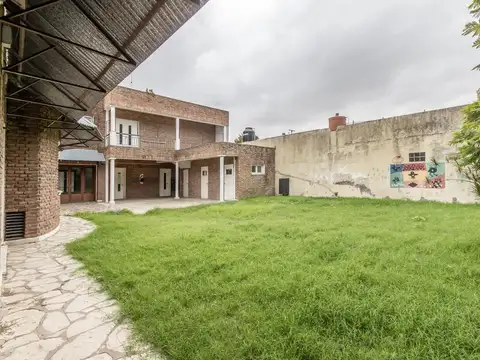 Edificio Comercial en Quilmes oeste a media cuadra de Andres Baranda