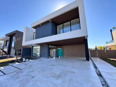 Casa en Alquiler de 5 dormitorios