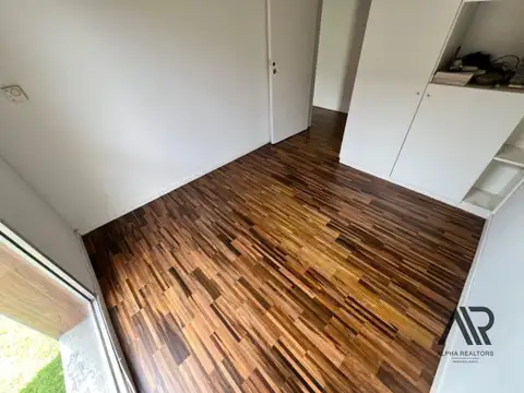 Venta apartamento 3 dormitorios en Malvin con renta cochera y terraza