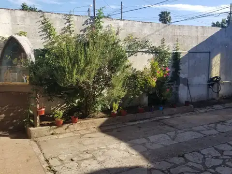 EN VENTA EN EL PALOMAR CASA AMERICANA CON GARAGE, 3 AMBIENTES CON AMPLIO FONDO - FICHA 8092