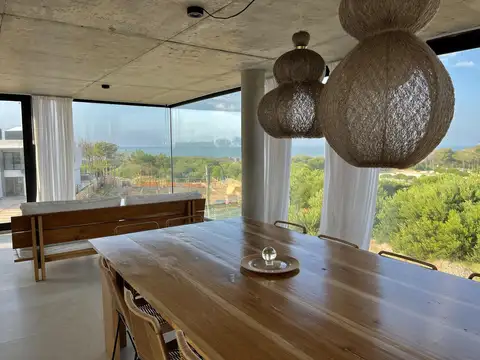 Casa 9 ambientes con 8 baños