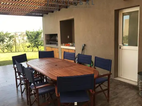 Casa en Venta en El Cantón - Barrio Golf, USD 242.000