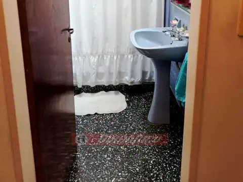 Casa - Venta - Argentina, CASTELAR - SAN NICOLAS 1378