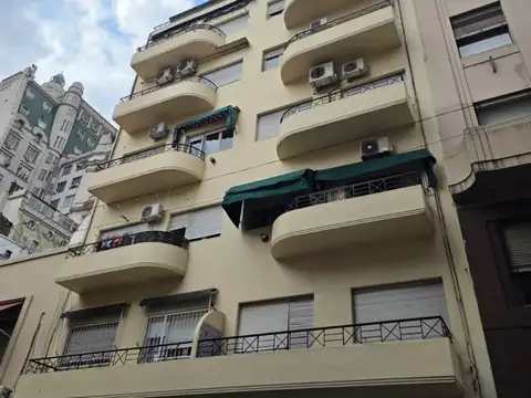 3 ambientes al frente con balcon en congreso