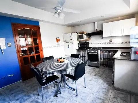 Casa 4 ambientes con 1 baño