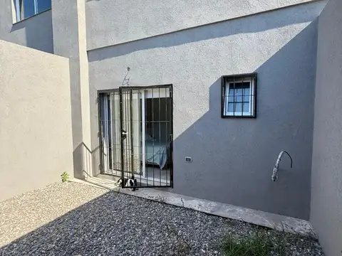 Depto Tipo Casa en Venta con 1 cocheras