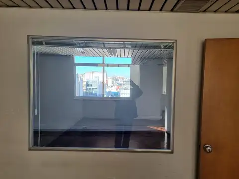 Oficina 3 ambientes con 2 baños