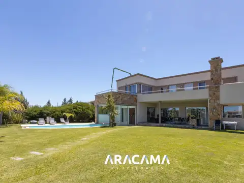Casa en Venta de 6 dormitorios