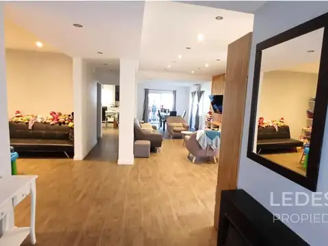 Casa en Venta en Castelar, USD 325.000