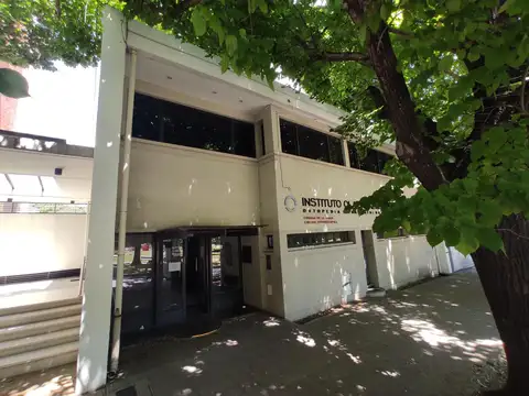 Plaza Olazábal (Av. 7 y 38)