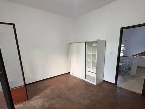 Depto Tipo Casa en Alquiler de 4 ambientes