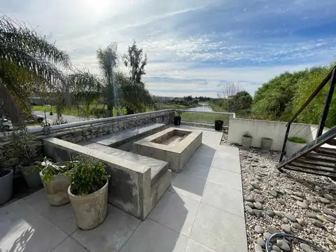 VENTA CASA 6 AMB EL CAZAL PARQUE-PILETA-AMOBLADA