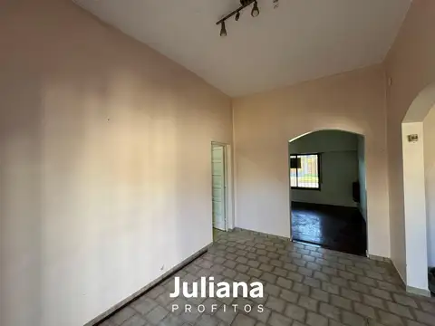 Casa 5 ambientes con 2 baños