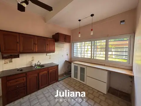 Casa en venta de cinco ambientes, Quilmes Oeste