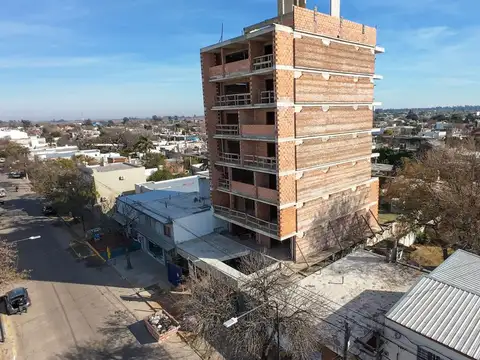 COCHERA EN CONSTRUCCION EN EDIFICIO CONFORT BROWN