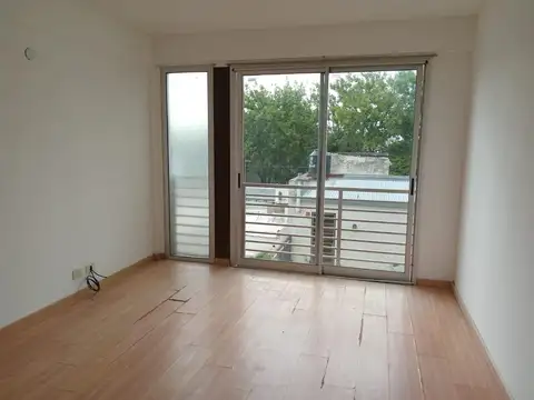 58 e/ 21 y 22 n 1322  Piso 2 Dto B