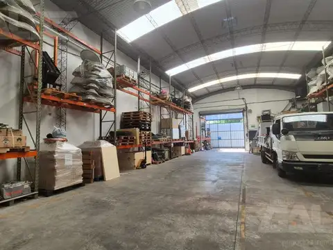 Galpón en Morón-Comercial y operativo