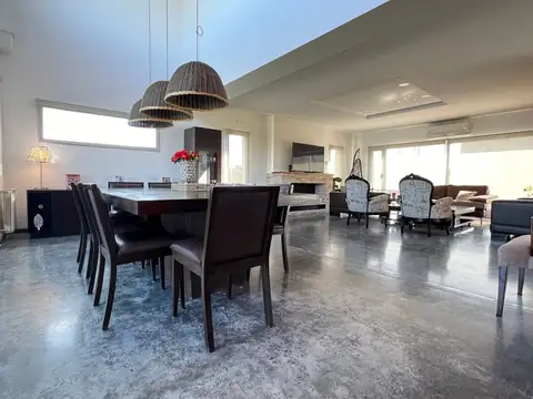 Venta Casa 3 dormitorios pileta parrilla Escobar