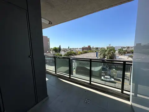 Venta departamento 2 dormitorios en barrio general paz. Balcón amplio.