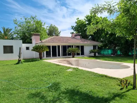 CASA VISTALBA APTA CREDITO 3 DORM SAUNA PILETA