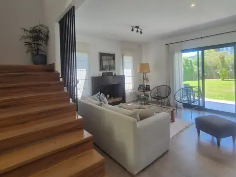 Casa a la venta en Araucarias Puertos del Lago