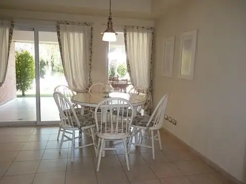 Casa en Venta al Oeste