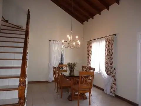 Casa en Venta con 1 cochera
