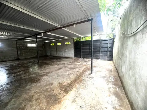 CASA 3 AMBIENTES VENTA COCHERA Y DOS DEPARTAMENTOS