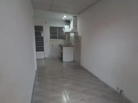 Casa 2 ambientes con 1 baño