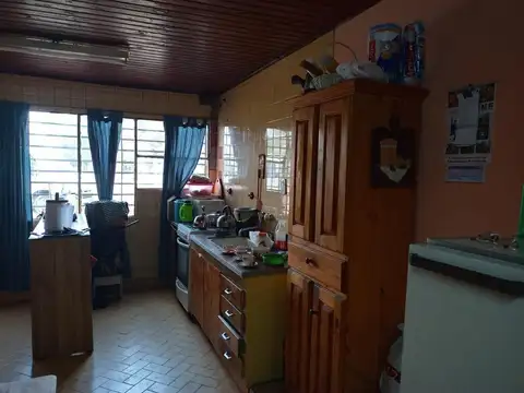 Casa 4 ambientes con 1 baño