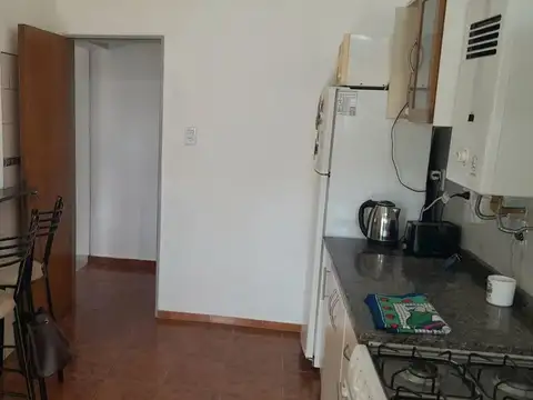 Casa 6 ambientes con 2 baños