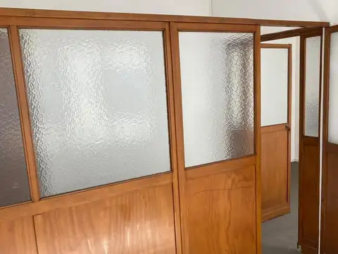 Oficina en Tribunales 2 AMBIENTES CON DIVISIONES OPORTUNIDAD