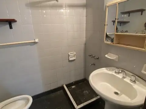 Pichincha 1200, Piso 1