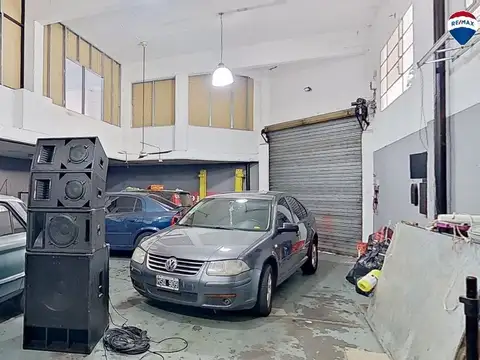 Casa en Venta con 3 cocheras