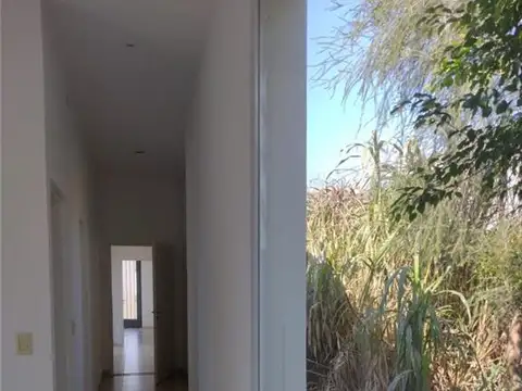 Excelente casa en venta en San Carlos C.C. con orientacion Este y Norte