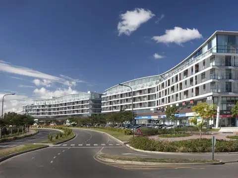 Oficina en Alquiler con 1 cochera