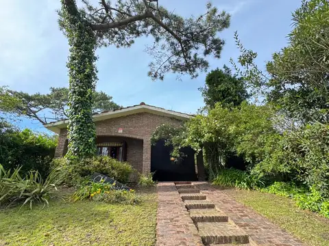 Alameda 205 entre Calle 304 y 305.