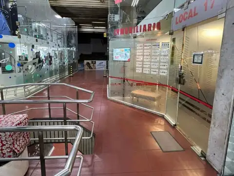 VENTA LOCAL COMERCIAL EN GALERIA.