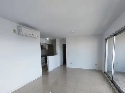 AMPLIO DOS AMBIENTES CON COCHERA EN MORON CENTRO