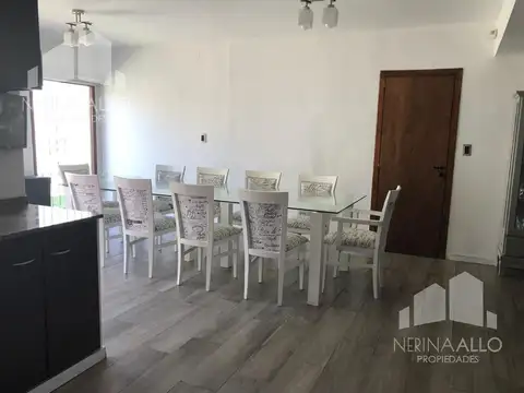 Casa 6 ambientes con 2 baños